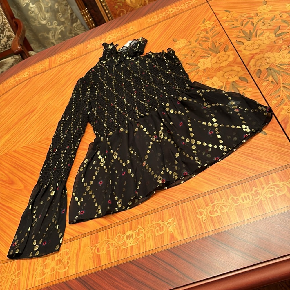 A.L.C. One shoulder one sleeve silk metallic gold thread mock neck top sz.0 - Picture 6 of 15